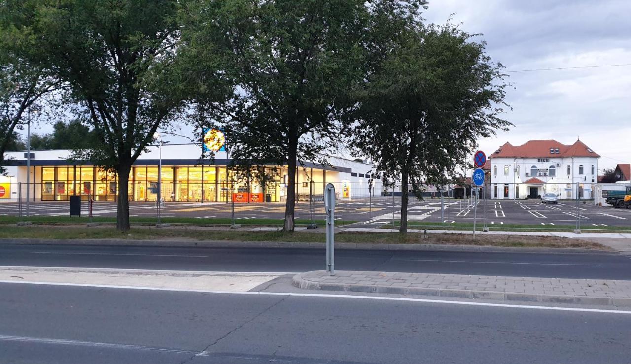 Apartmani Diksi Zrenjanin Exterior photo