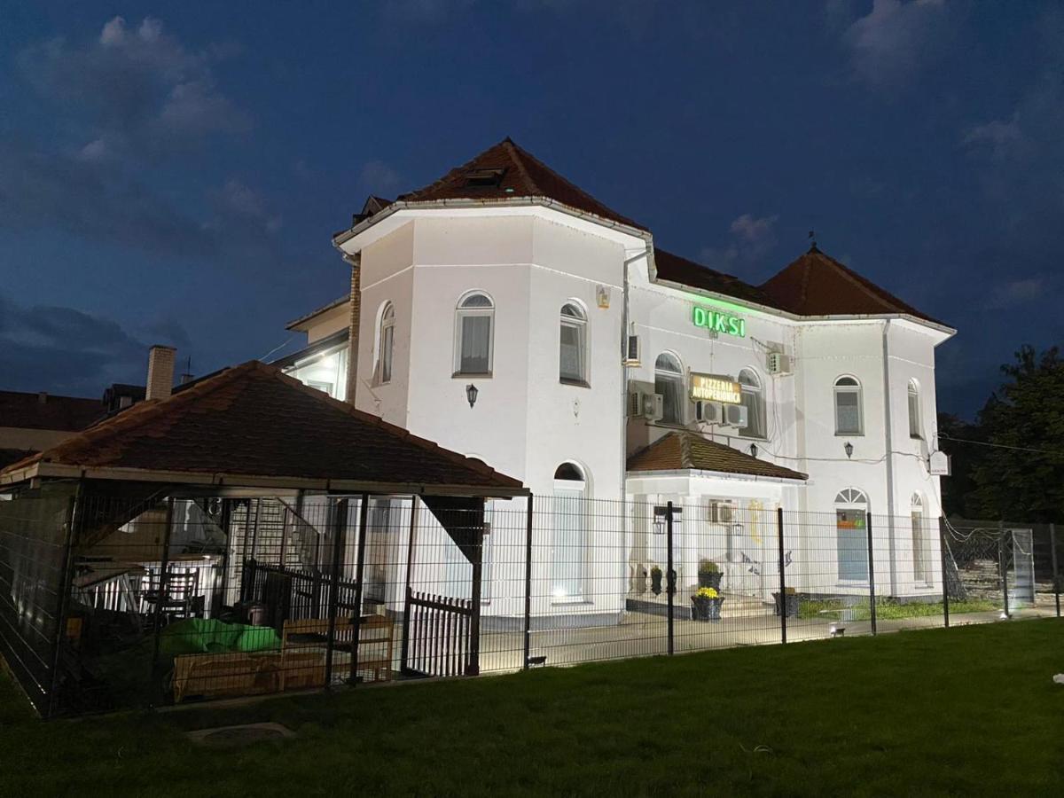 Apartmani Diksi Zrenjanin Exterior photo